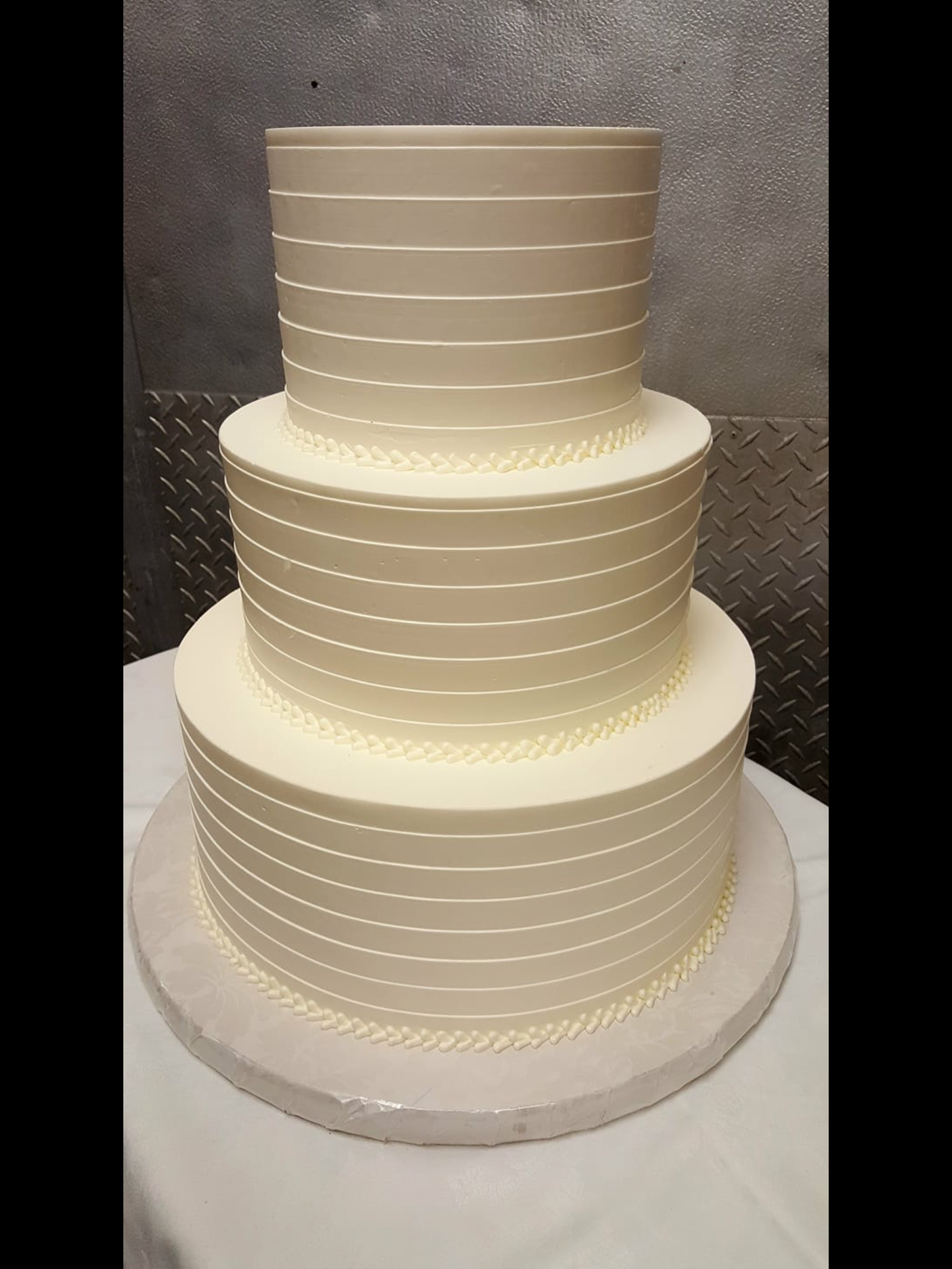 Pleated Cake Comb